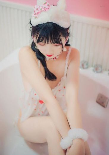 美女被人操_粤语中字在线观看